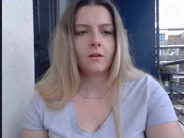 BritneyBlond webcam