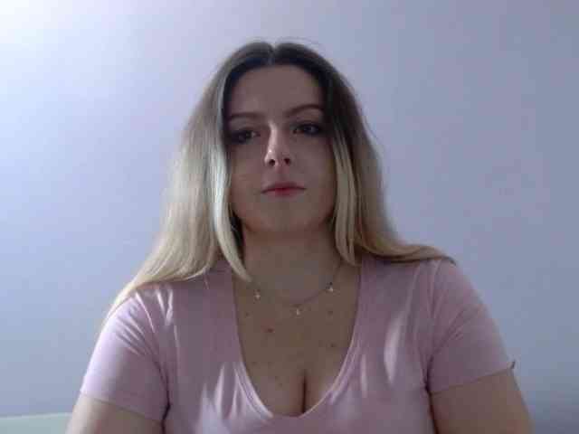 BritneyBlond webcam