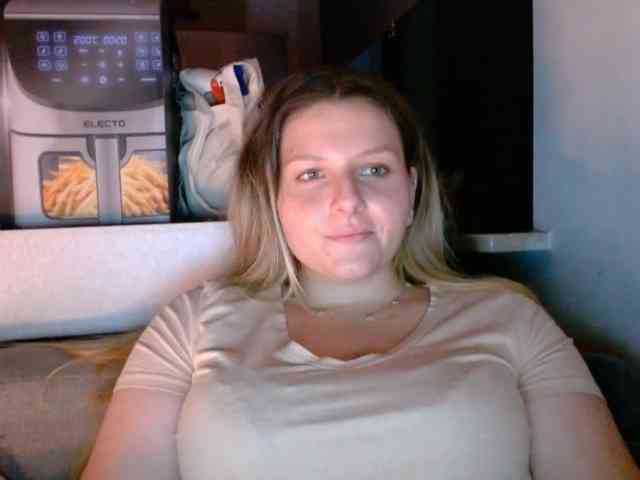 BritneyBlond webcam