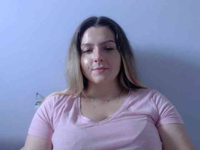 BritneyBlond webcam