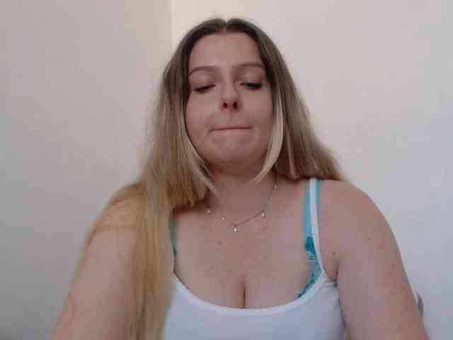 BritneyBlond webcam