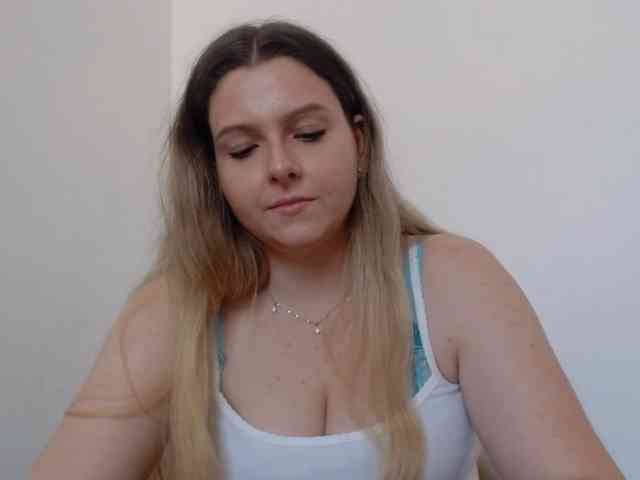 BritneyBlond webcam