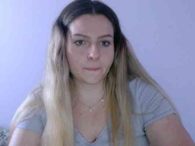 BritneyBlond webcam