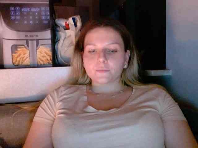 BritneyBlond webcam
