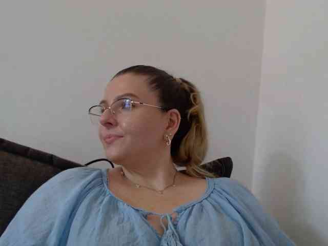 BritneyBlond webcam