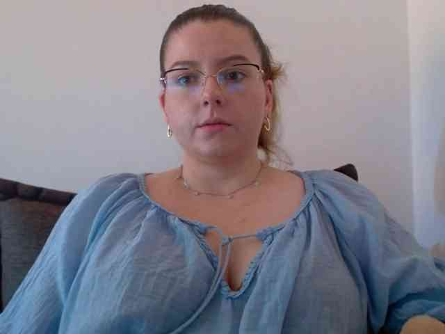 BritneyBlond webcam