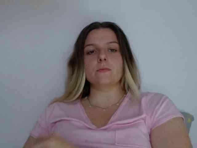 BritneyBlond webcam