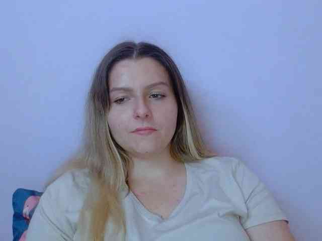 BritneyBlond webcam