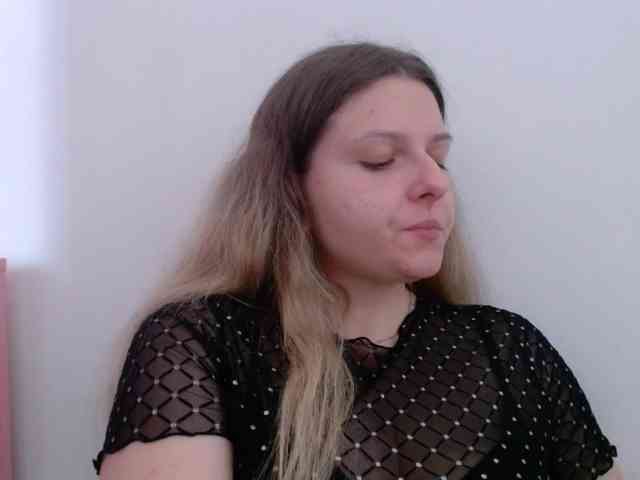 BritneyBlond webcam