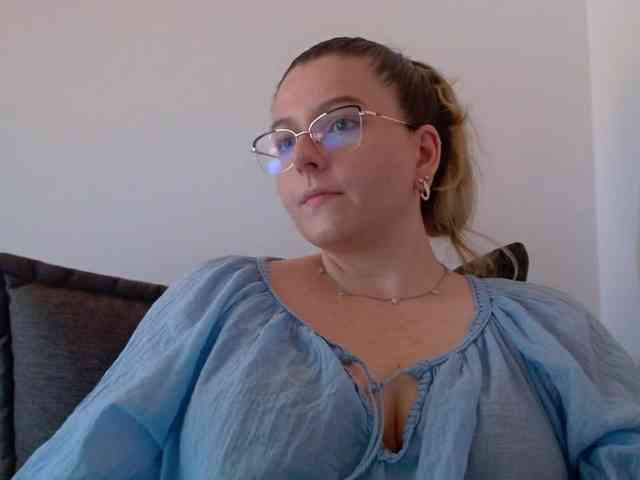 BritneyBlond webcam