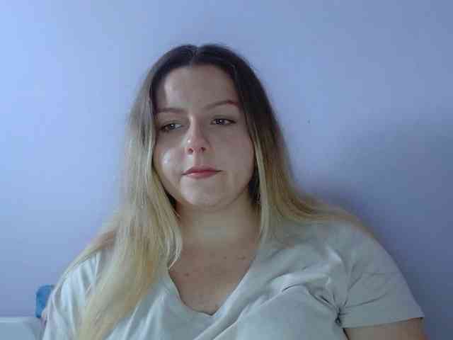 BritneyBlond webcam