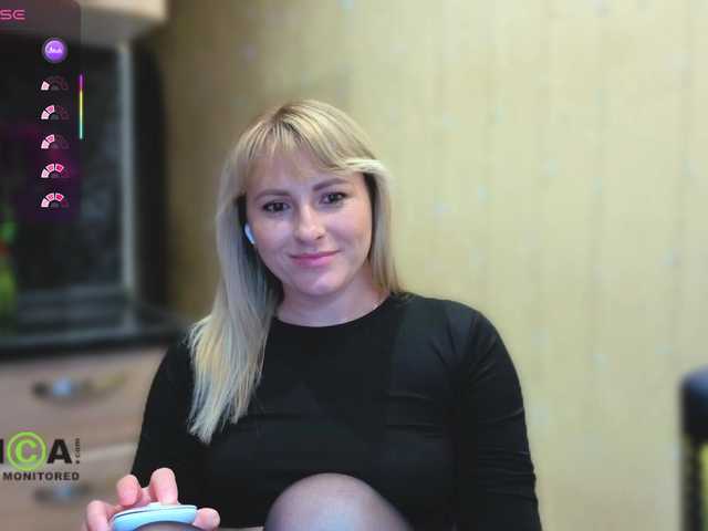 Goood-girl live cam on BongaCams