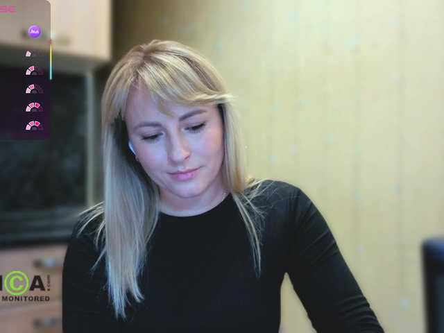 Goood-girl live cam on BongaCams