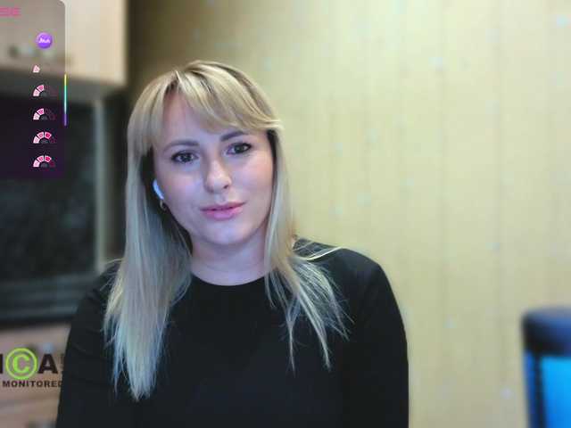 Goood-girl live cam on BongaCams