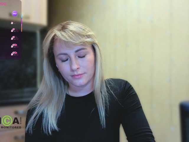 Goood-girl live cam on BongaCams