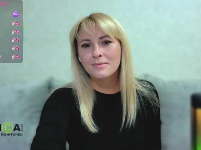 Goood-girl live cam on BongaCams