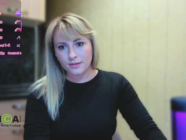 Goood-girl live cam on BongaCams