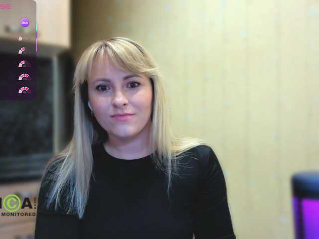 Goood-girl live cam on BongaCams