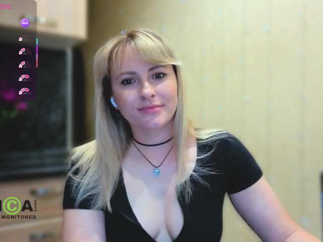 Goood-girl live cam on BongaCams