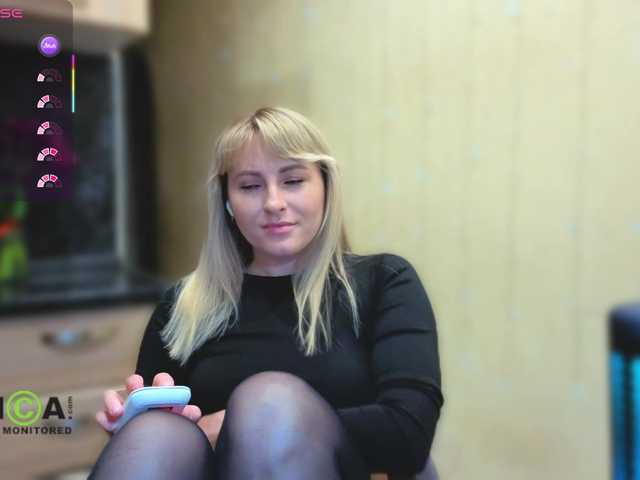 Goood-girl live cam on BongaCams