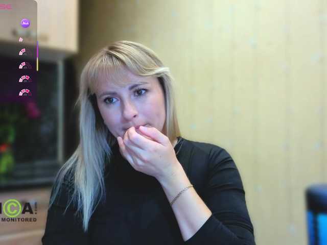 Goood-girl live cam on BongaCams