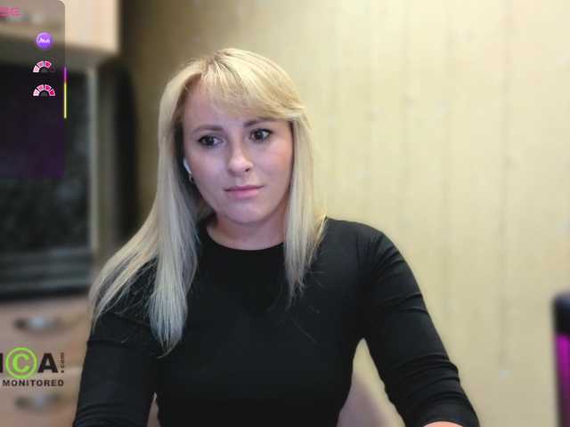Goood-girl live webcam show