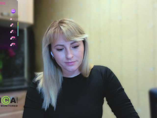 Goood-girl live cam on BongaCams