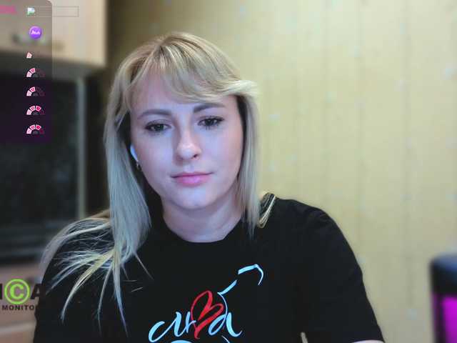 Goood-girl live cam on BongaCams