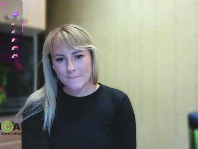 Goood-girl live cam on BongaCams