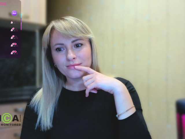 Goood-girl live cam on BongaCams