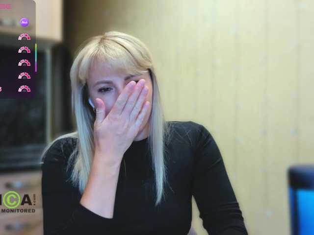 Goood-girl live cam on BongaCams
