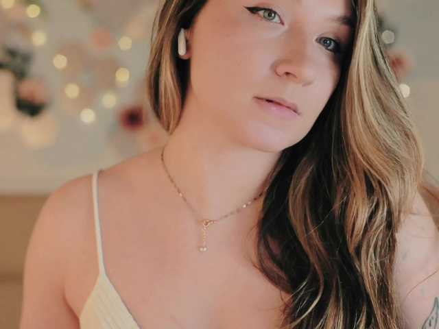 AlytheAmore's BongaCams show and profile