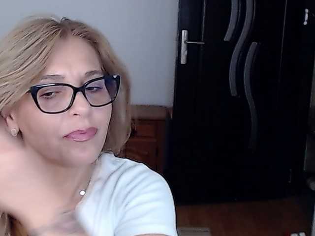 Evamaria2025 live cam on BongaCams