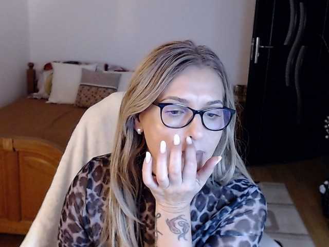 Evamaria2025 live cam on BongaCams