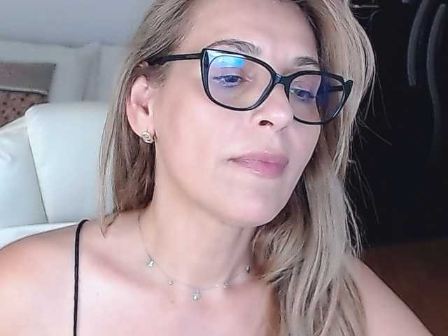 Evamaria2025 live cam on BongaCams