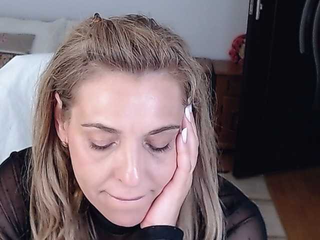 Chat with Evamaria2025 live cam