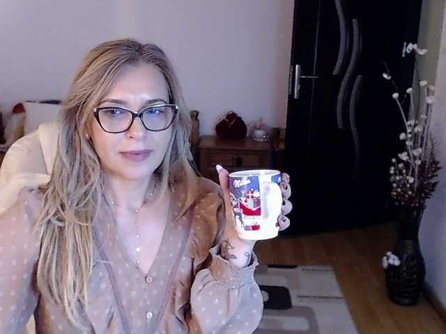 Evamaria2025 live cam on BongaCams