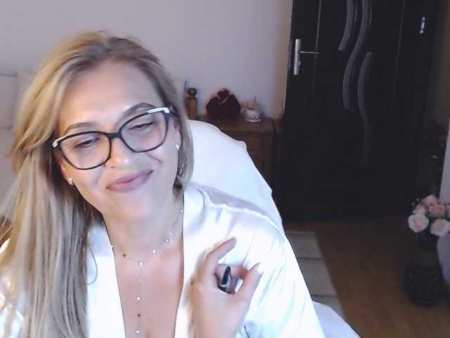 Evamaria2025 live cam on BongaCams