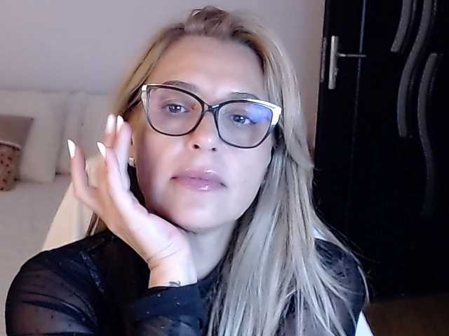 Evamaria2025 live cam on BongaCams