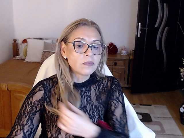 Evamaria2025 live cam on BongaCams