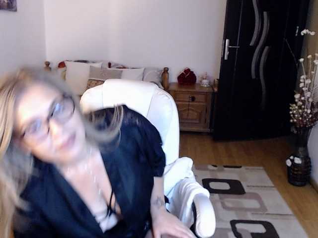 Evamaria2025 live cam preview