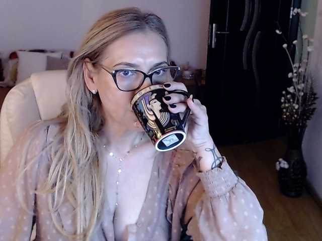 Evamaria2025 live cam on BongaCams