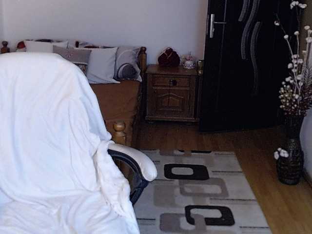 Evamaria2025 live cam on BongaCams