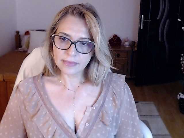 Evamaria2025 live cam on BongaCams