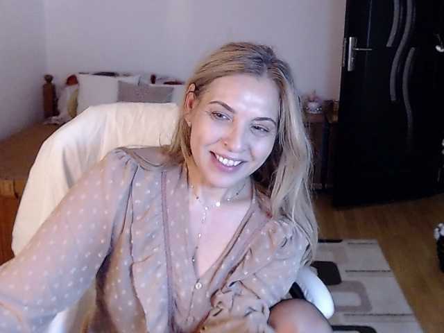 Evamaria2025 live cam on BongaCams