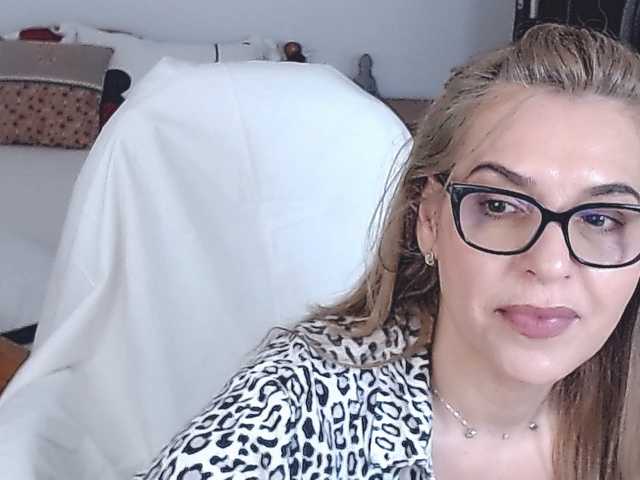 Evamaria2025 live cam on BongaCams