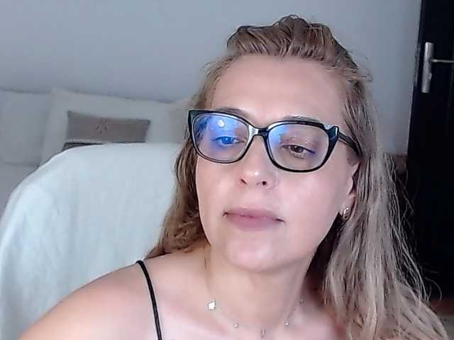 Evamaria2025 live cam on BongaCams