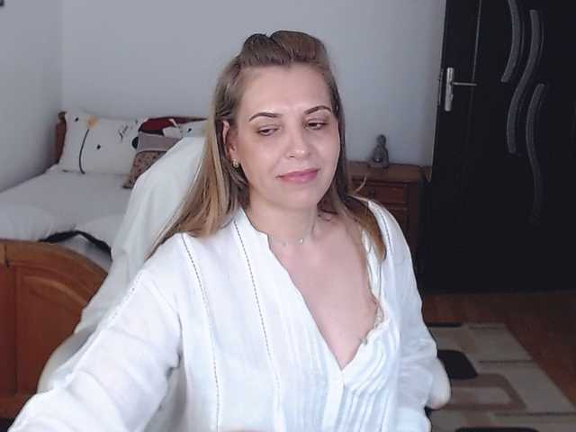 Evamaria2025 live cam on BongaCams