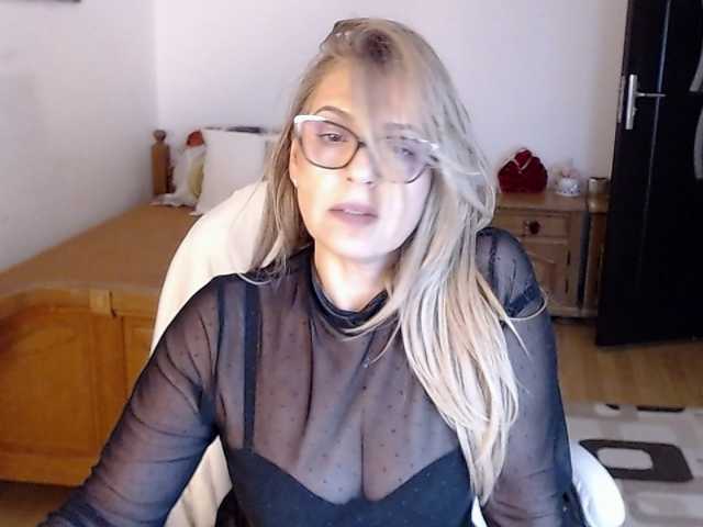 Evamaria2025 live cam on BongaCams