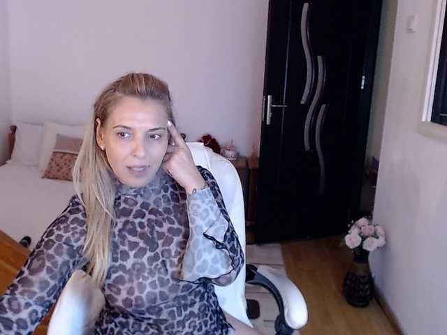 Evamaria2025 live cam on BongaCams